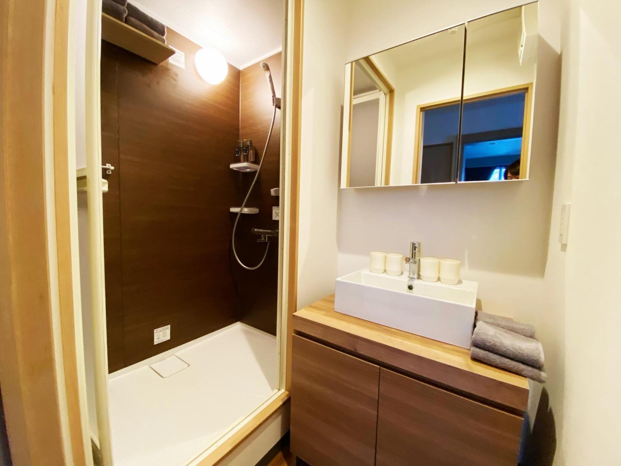 Q Fox Gmg Hotel Куттян Экстерьер фото