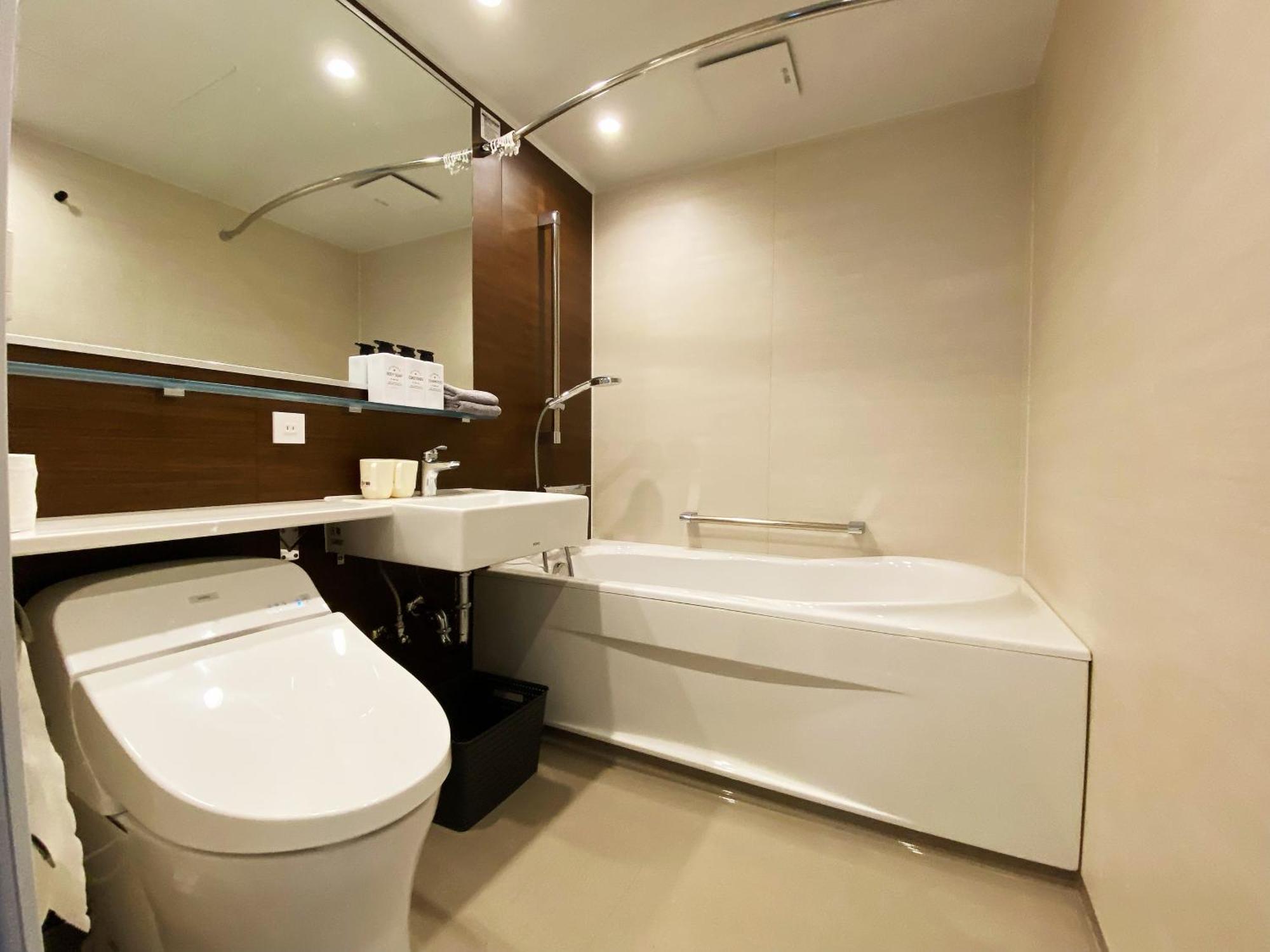Q Fox Gmg Hotel Куттян Экстерьер фото